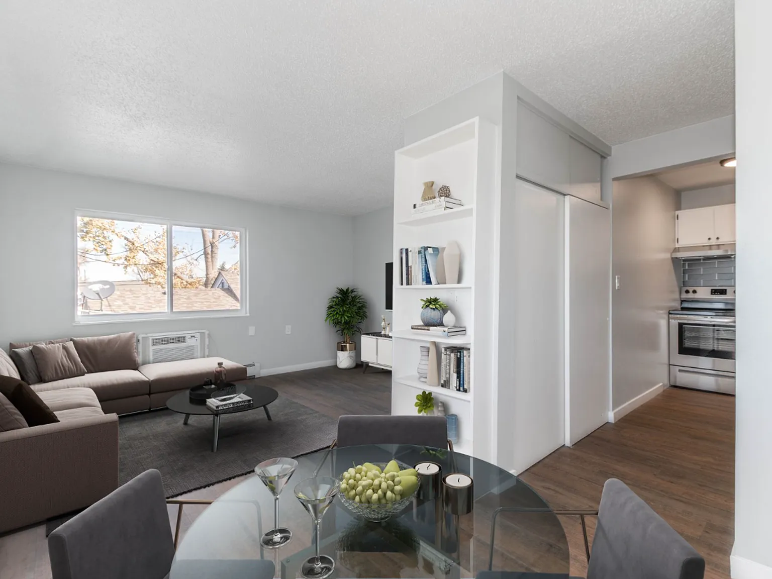1 Bed Near Downtown and UNC! — Photo 4