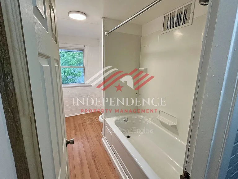 517 Mertland Ave — Photo 6