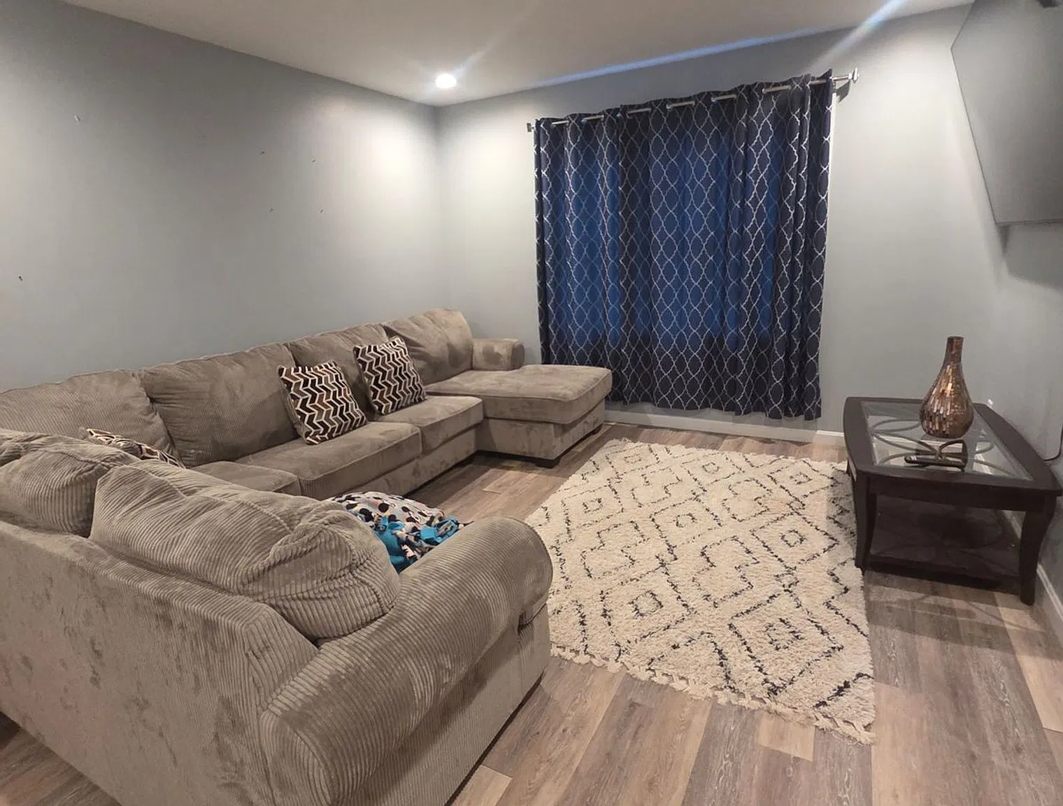 3 bed, 1.0 bath, $6,317 — Photo 2