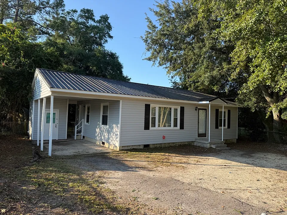 2032 Dunham Cir