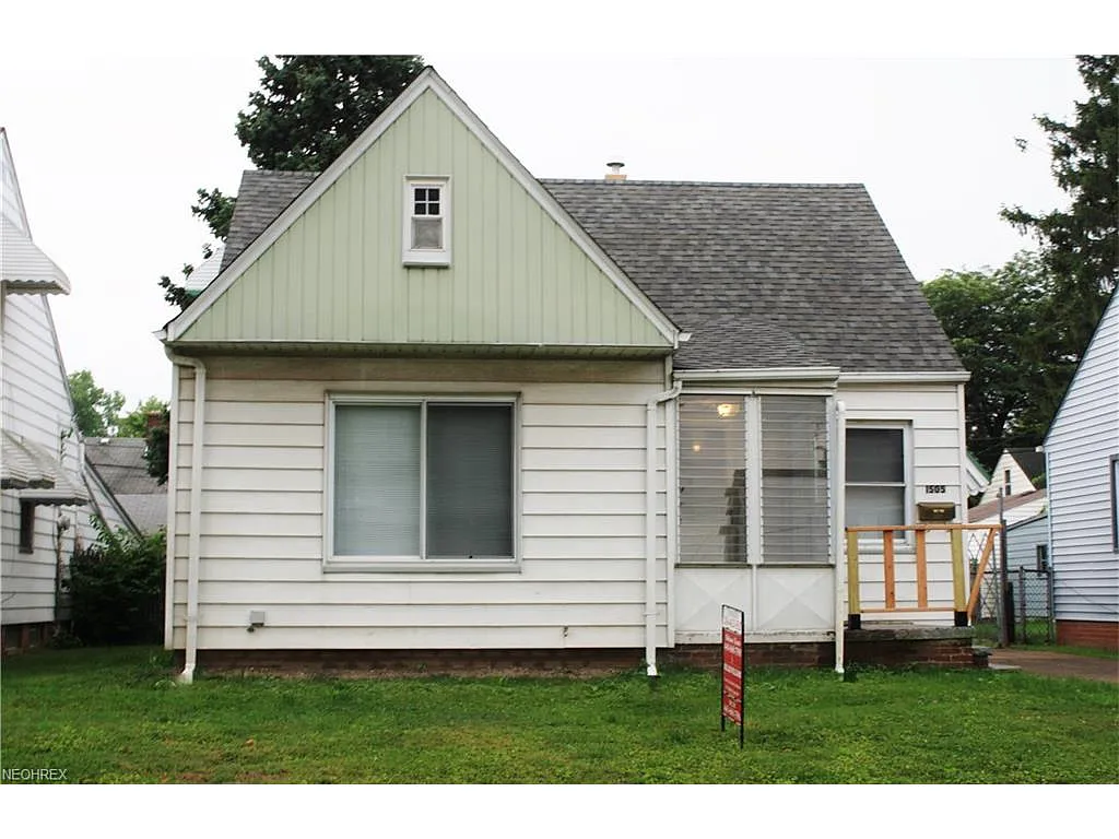 1505 Ardoyne Ave photo 1