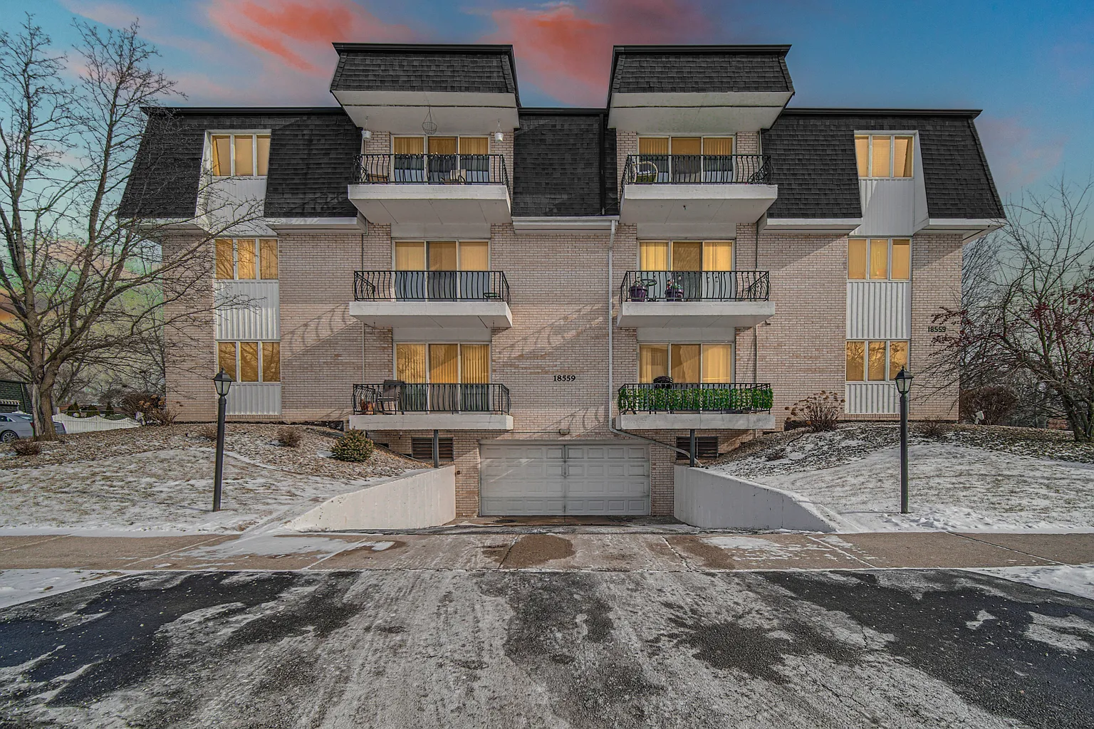 18559 Escanaba Ave APT 201 photo 1