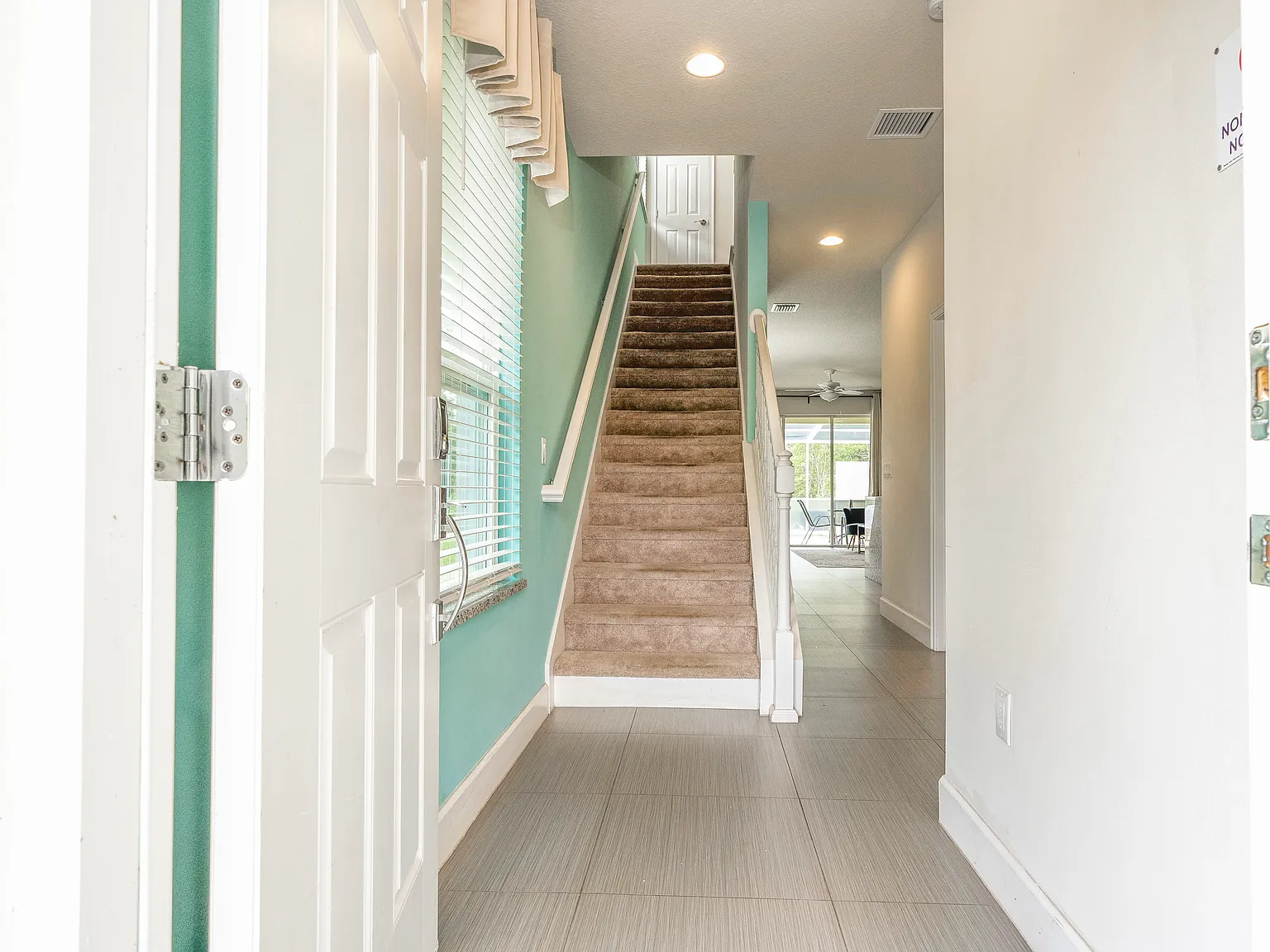 3 bed, 1512 sqft, $2,400 — Photo 2