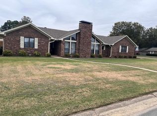 602 Woodlawn Dr, Lonoke, AR 72086