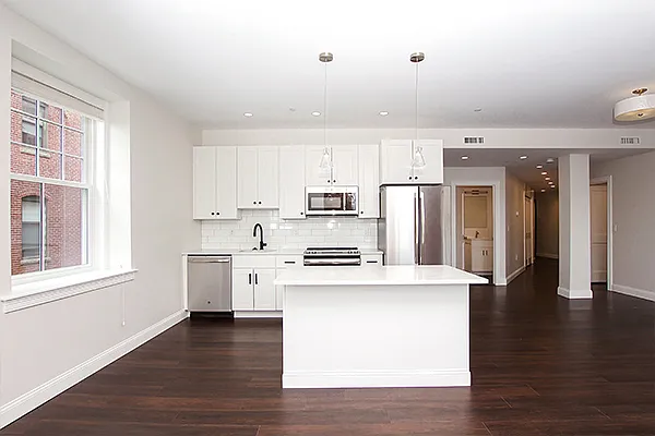 Building Photo - 120 Washington St #3