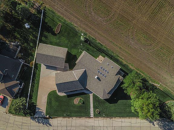 3rd image of 825 Madden Rd