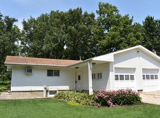 1127 Long St, Dixon, IL 61021