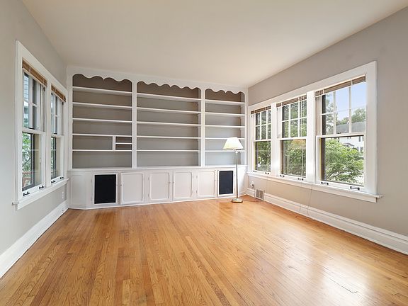 5th image of 521 N Brainard Ave