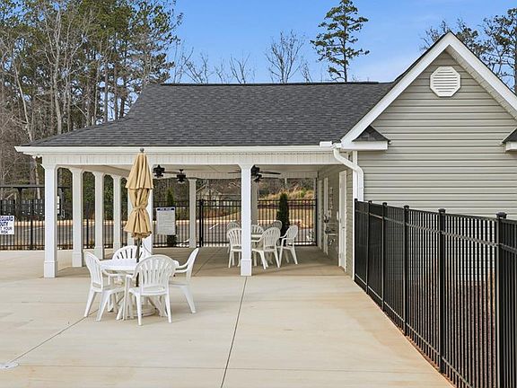 2nd image of 204 Archer Dr