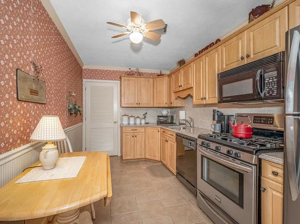 14 Dallas Dr Unit 308, Dracut, MA 01826