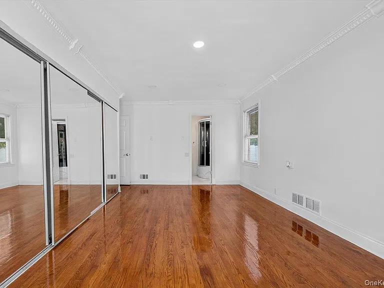 1155 Webster Ave — Photo 12