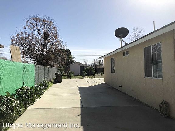3rd image of 25227 E 4th St