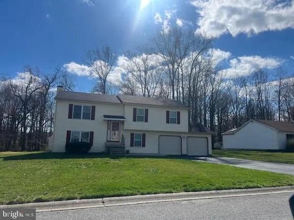 412 Wooddale Ave, New Castle, DE 19720