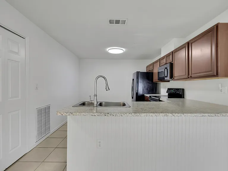 8053 Canterbury St — Photo 4