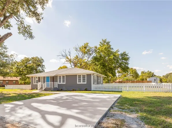 602 W 5th St, Hearne, TX 77859