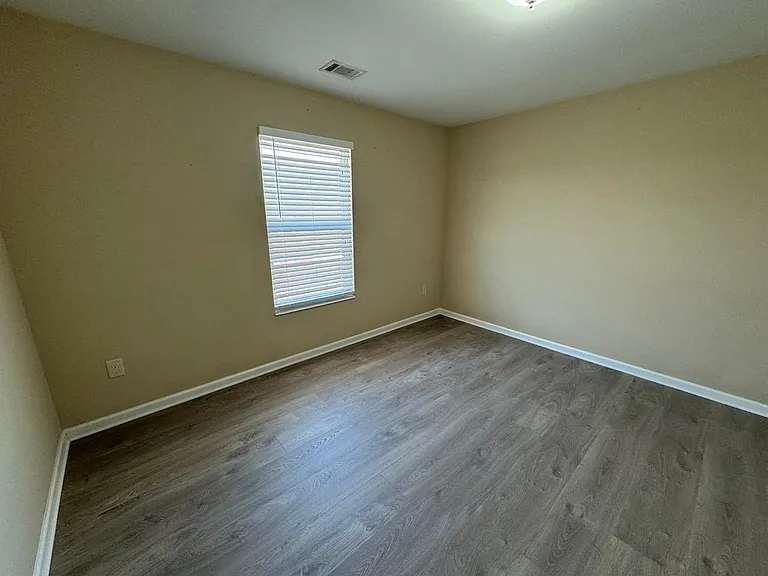 1620 Shire Village Dr — Photo 46