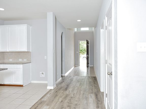 2nd image of 840 Hillrose Dr