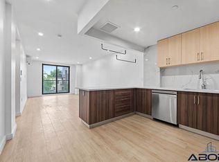21 Meserole St #402, Brooklyn, NY 11206
