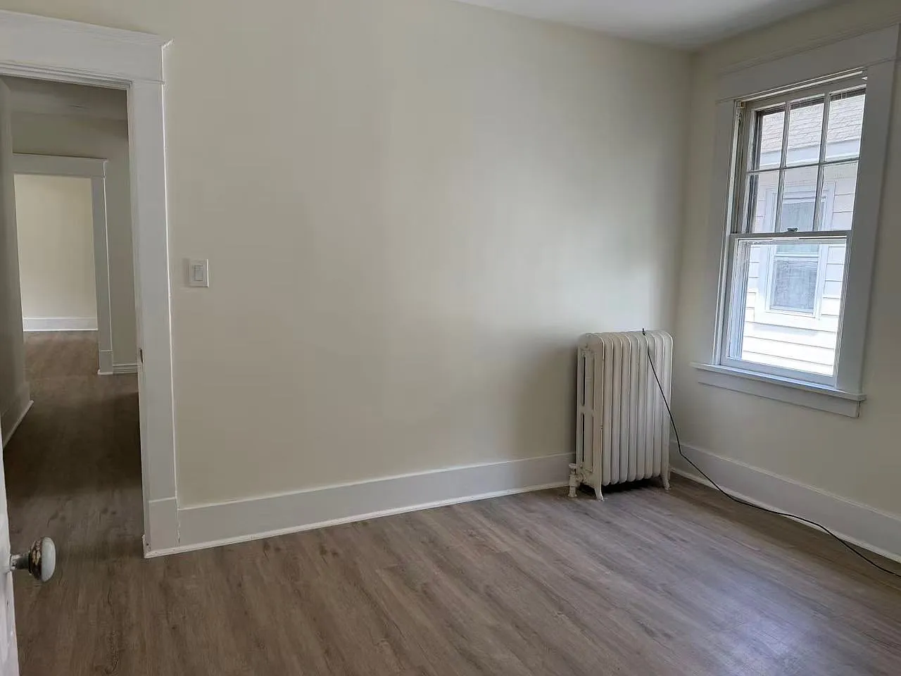 3 bed, 1100 sqft, $1,800 — Photo 2
