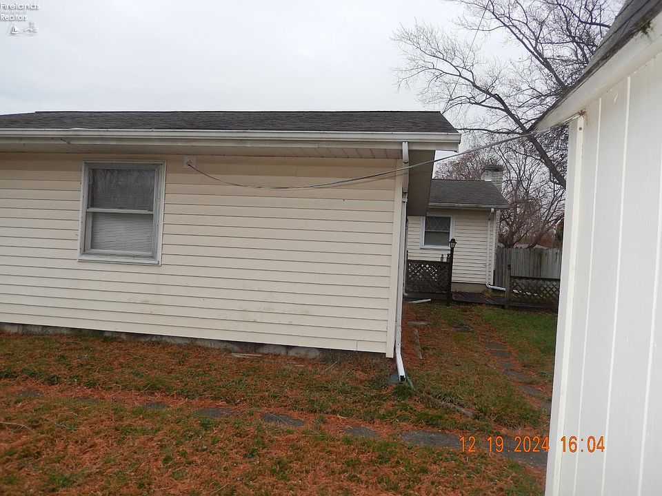 2nd image of 2033 S Oldgate Rd