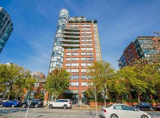 199 Drake St #7, Vancouver, BC V6Z 2T9