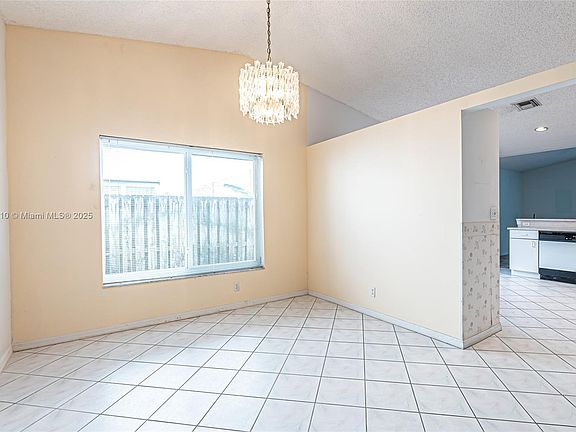5th image of 10282 Welleby Isles Blvd