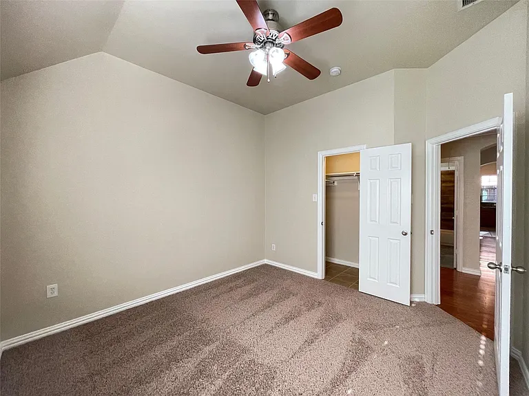 2902 Madison Dr — Photo 15