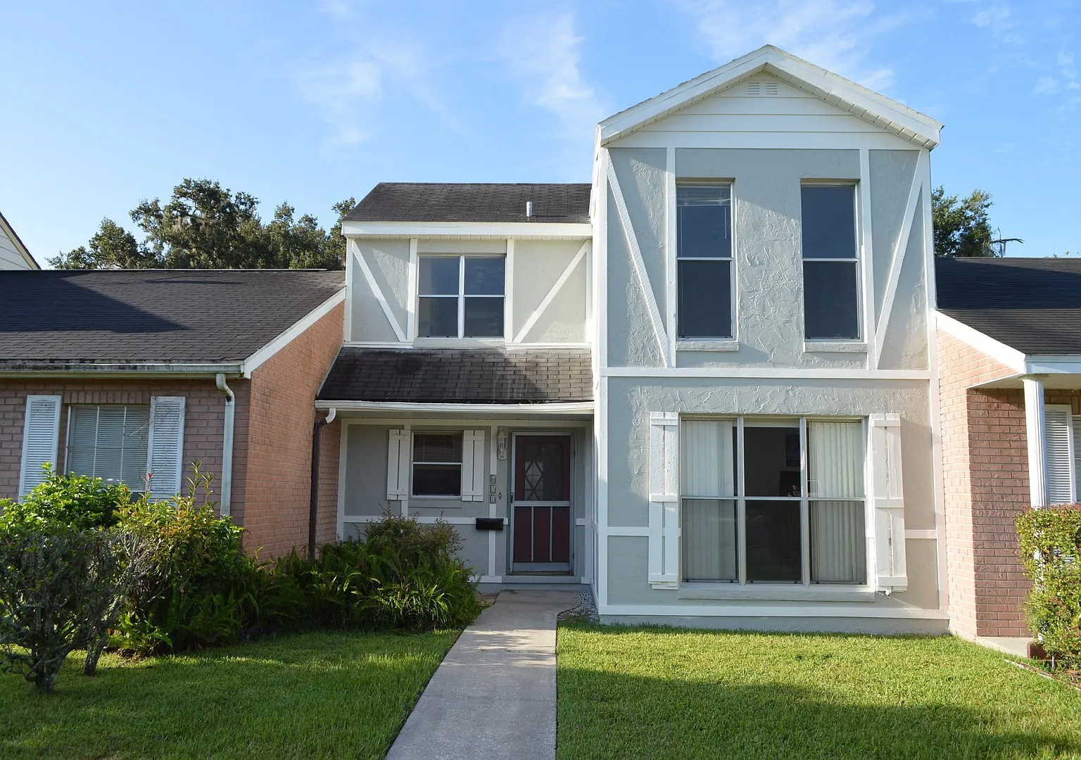 3 bed, 2 bath townhouse minutes from downtown Leesburg. — Photo 1