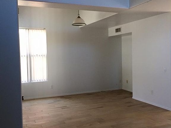 5th image of 3812 E Kent Dr