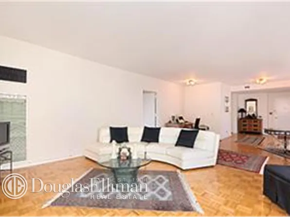 721 5th Ave APT 33C, New York, NY 10022