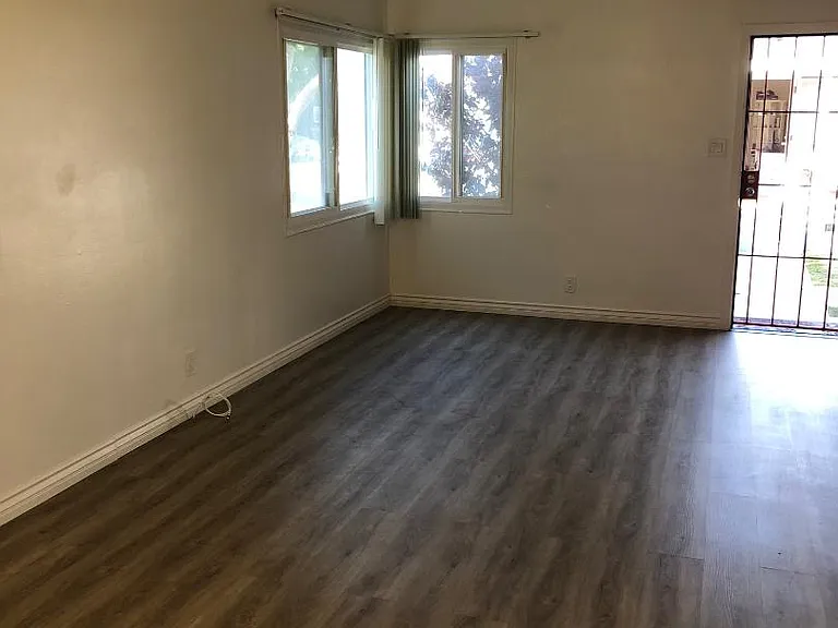 8844 Ramsgate Ave — Photo 4
