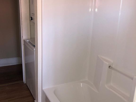 5th image of 1125 Los Angeles Dr #1