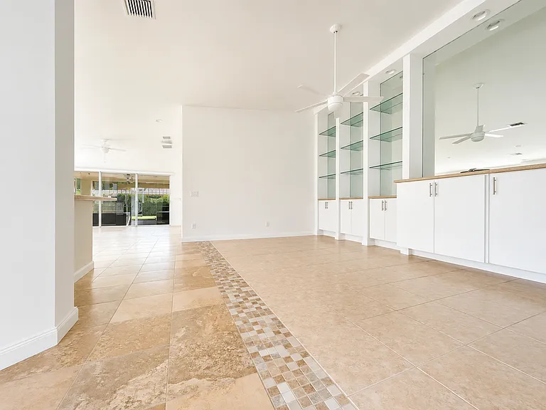 28869 Vermillion Ln — Photo 10