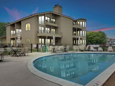 207 Belvedere Ave APT 28, Charlevoix, MI, 49720