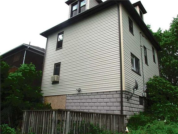 2nd image of 754 Broadway Ave