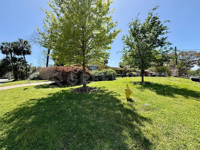 2 Fairway Rd — Photo 5