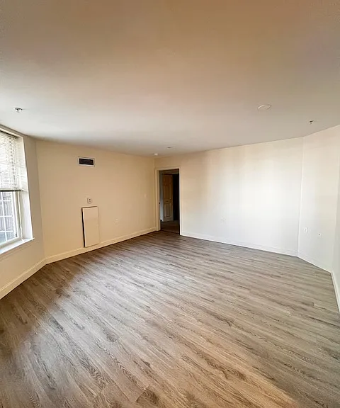 634 Massachusetts Ave — Photo 6