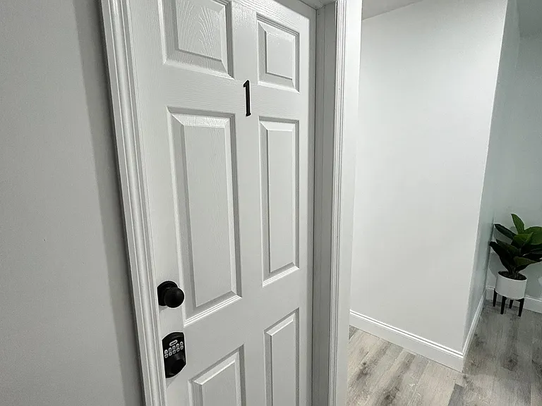 1605 N Gomez Ave — Photo 8