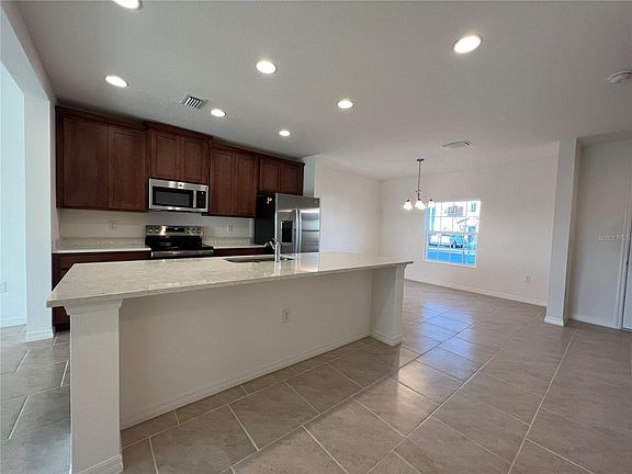 2nd image of 1112 Sand Torch Cir #1112
