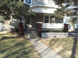 2416 B Ave NE, Cedar Rapids, IA 52402