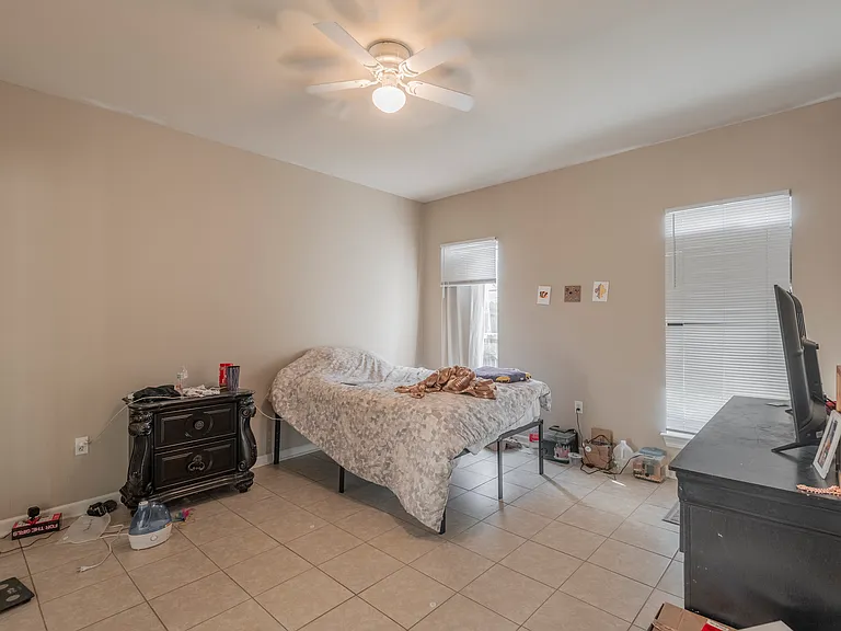 5684 Ducros Dr — Photo 11