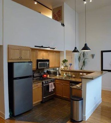 5th image of 1050 17th St APT 102