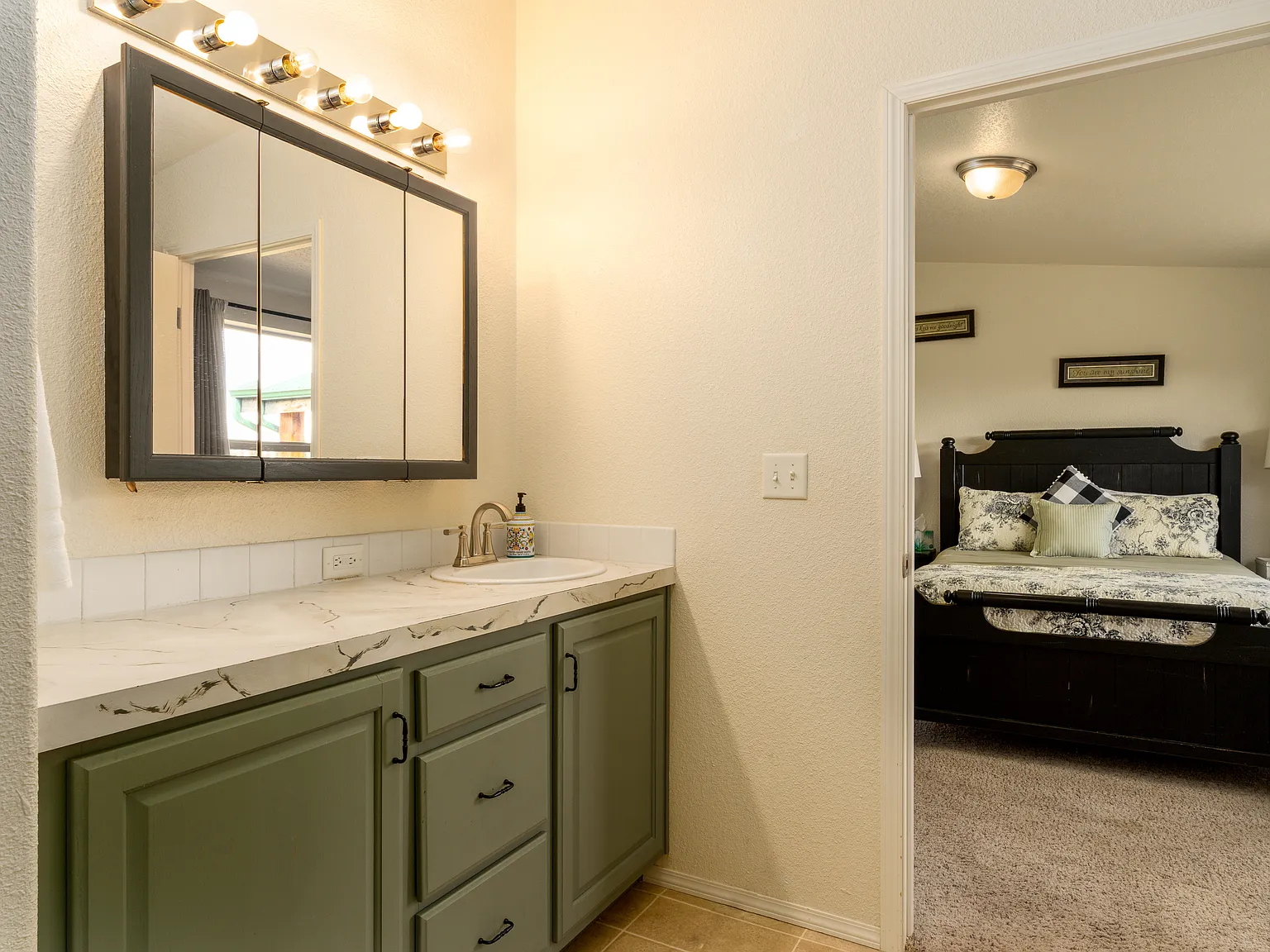 3 bed, 1248 sqft, $2,250 — Photo 4