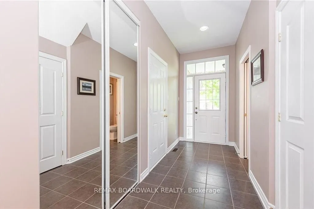 Building Photo - 302 Grey Seal Cir