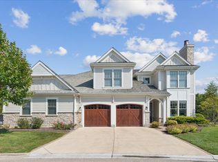 1756 Westbridge Cir, Lake Forest, IL 60045