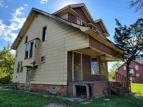 6082 Beechwood