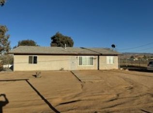 10611 Blackfoot Rd, Apple Valley, CA 92308
