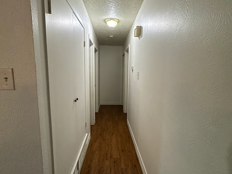 Hallway to bedrooms