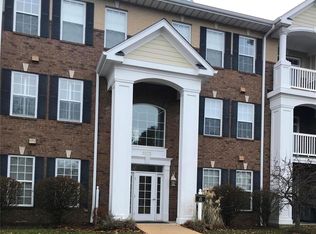 1175 Mill Xing #200, Creve Coeur, MO 63141