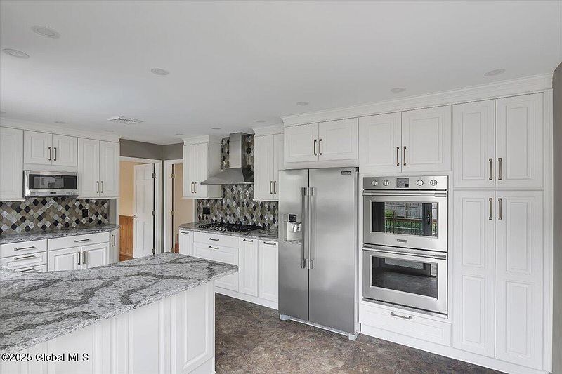 4th image of 21 Hillcrest Drive